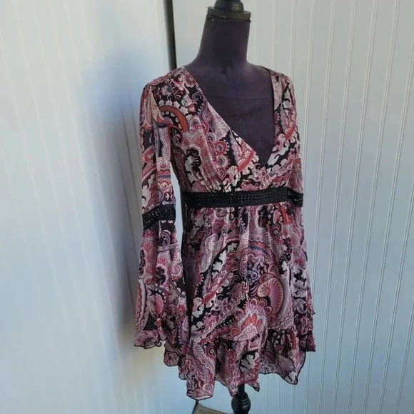 Forever 21 Black Pink Sheer Floral Long Flare Sleeve Mini Dress V-Neck Sz L - Picture 4 of 14